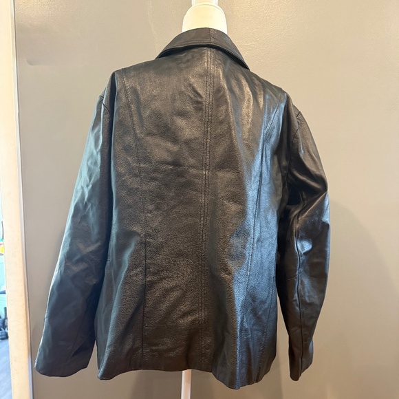 *PRE-OWNED/GOOD CONDITION* East 5th Women's Size 2X Black Leather Jacket - Picture 2 of 7
